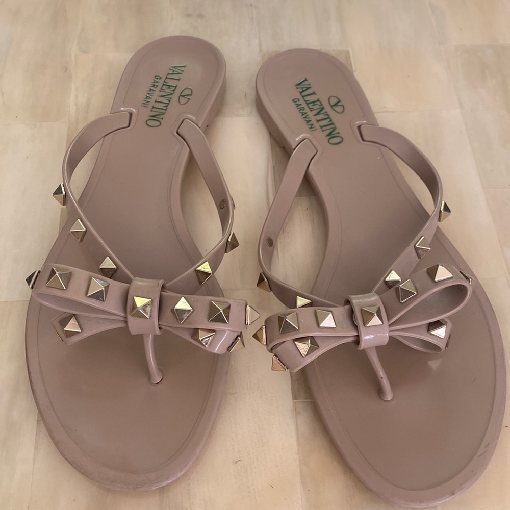 Size 39 (fits like an 8).  Excellent Condition.